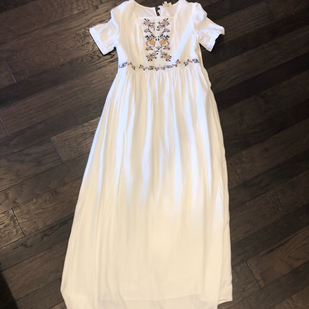 Embroidered maxi dress